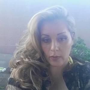 Meet your Posher, Elia